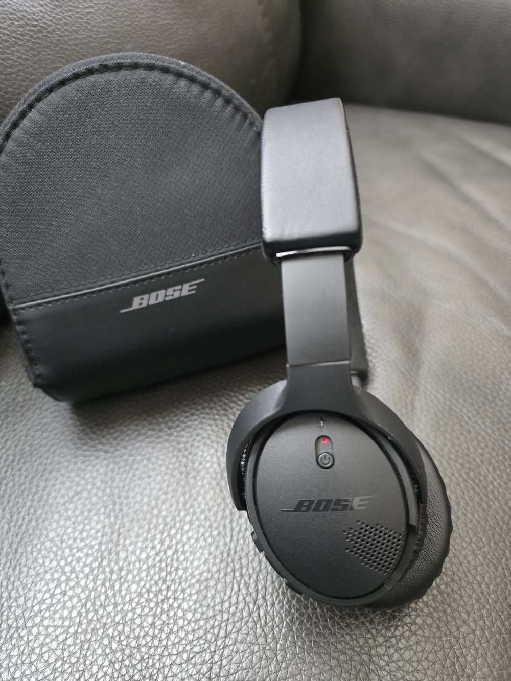 Bose Over-Ear Wireless Headphones in Black